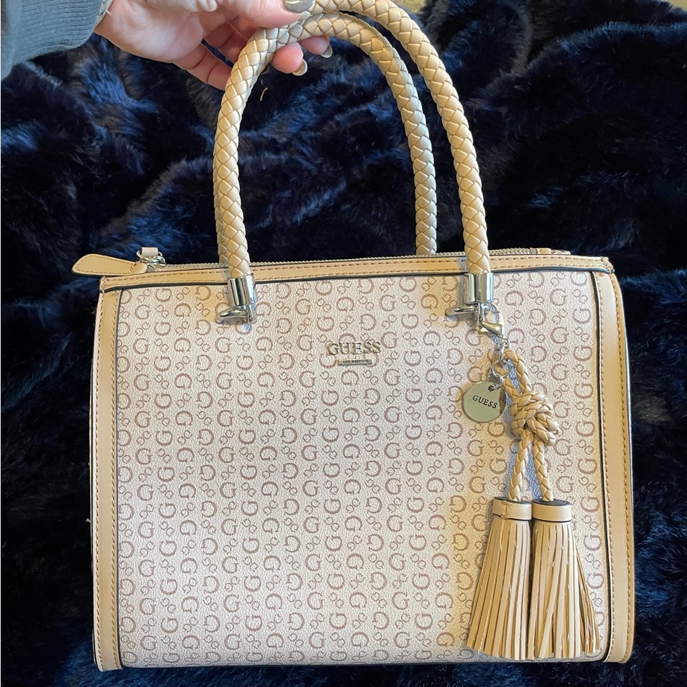 Like New Guess Handbag with braided handles